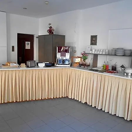 Koala Hotel 2*